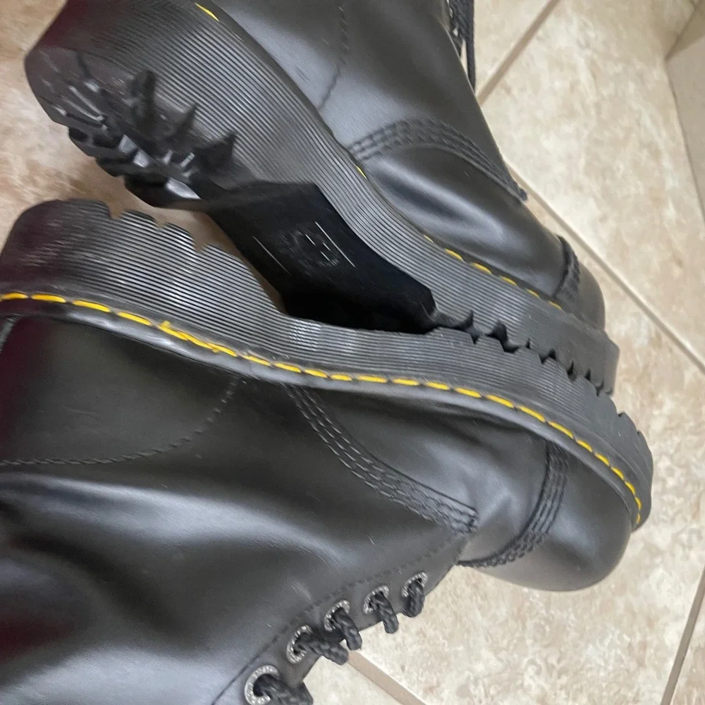 Dr Martens 10966 men 9 womens 10 Black  Leather 10-Eye Platform Cap Toe Boots